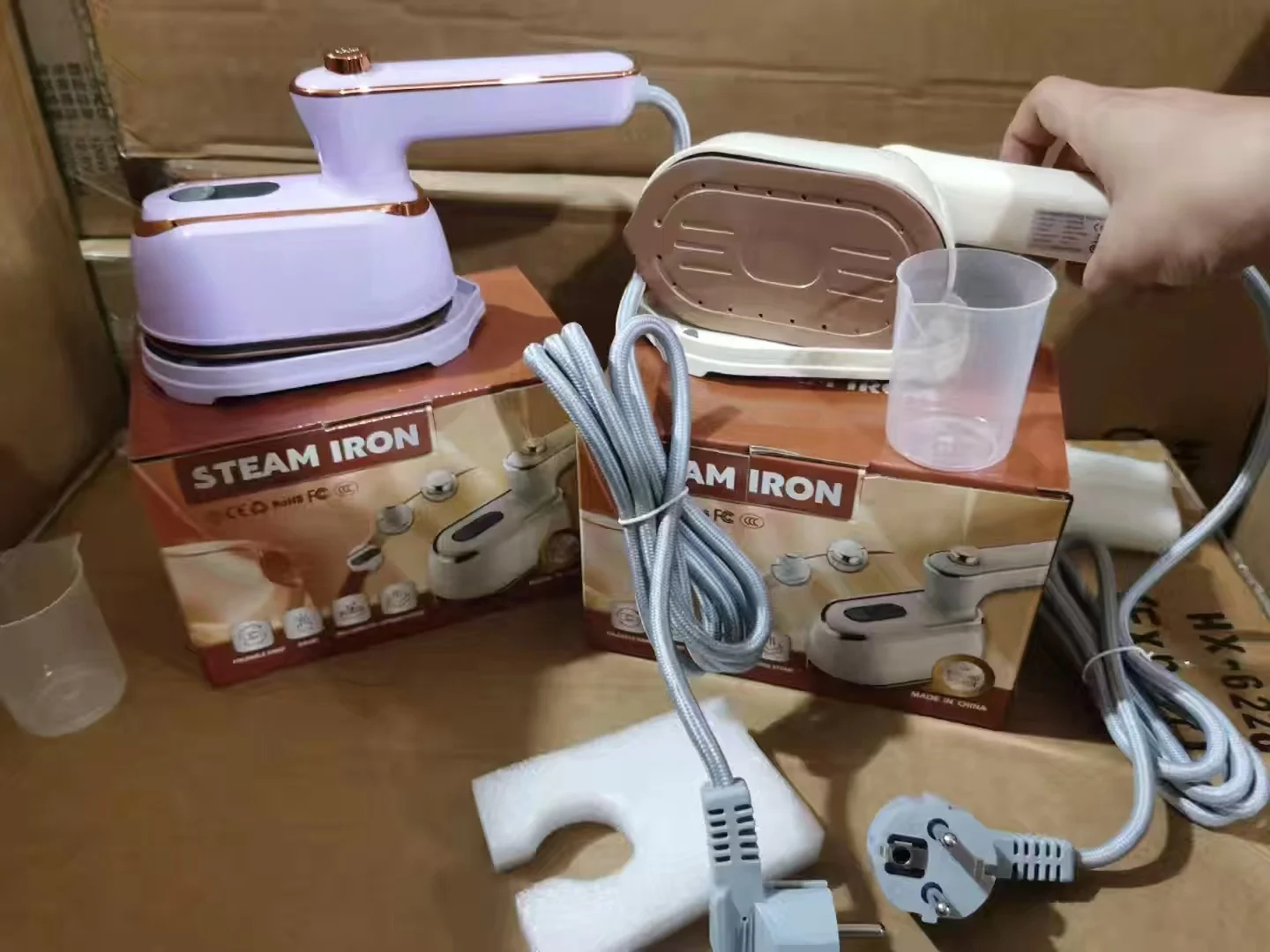 Handheld Wet and Dry Double Hot Steam Generator Portable Garment Steamer Home Travelling Mini Pressing Steam Iron