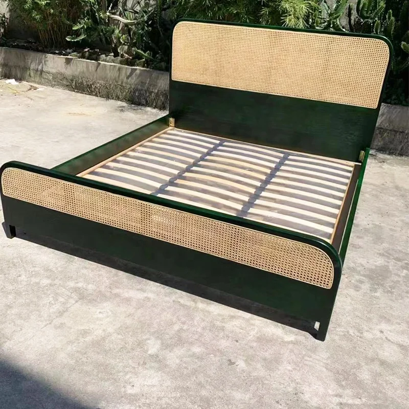  Шикарная рама из ротанга для кровати King