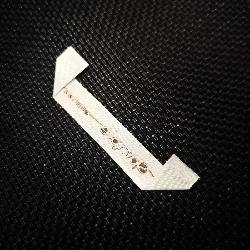 Custom Brand Clothing Label Manufacturer Woven Label with Centre folded