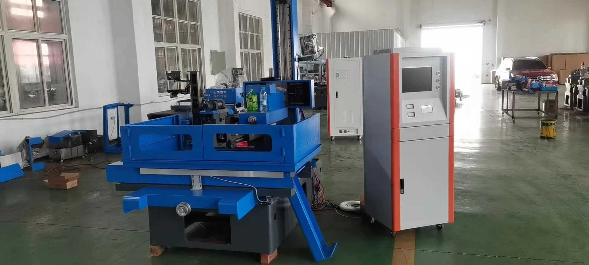 DK Series CNC Precision Fast Speed Wire Cut EDM Machine DK7763 erosion machine servo motor