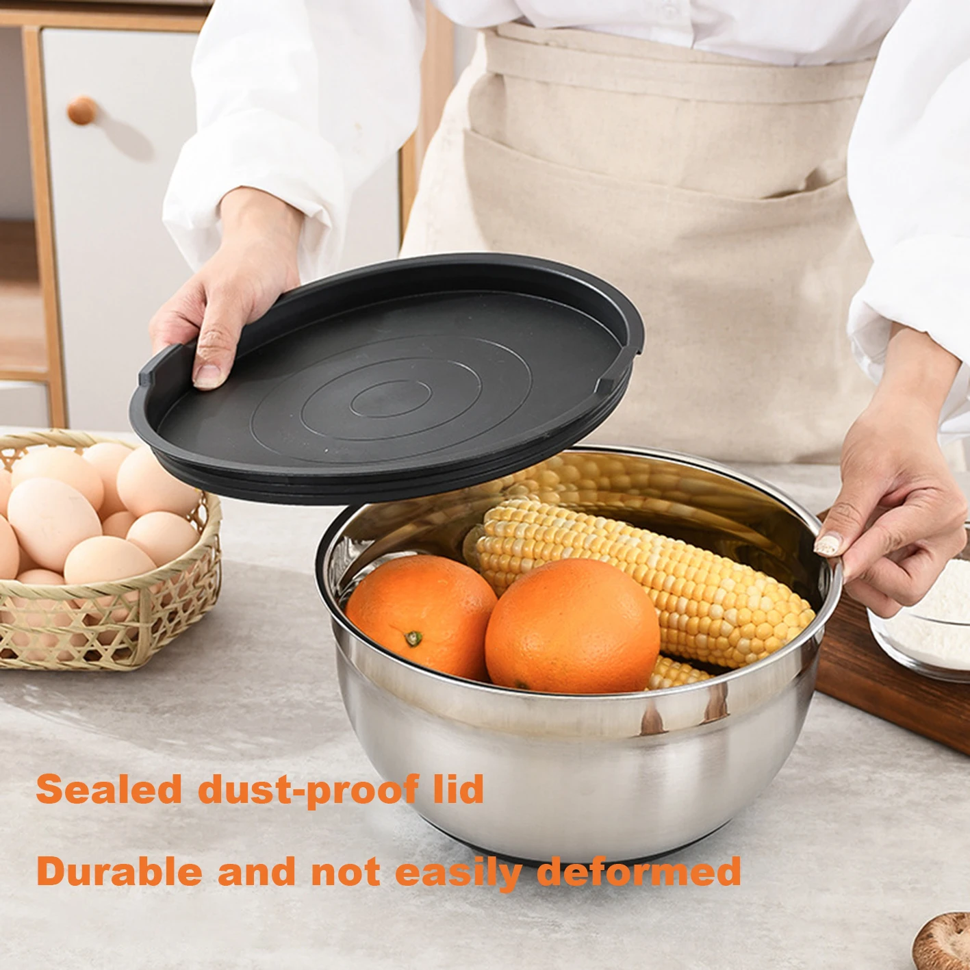 Stylish Dining Secure Sealing Introducing the Non-Slip Salad Bowl with a Fitted Lid