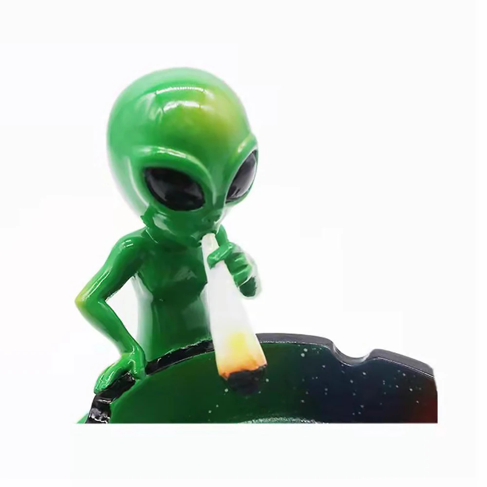 New Design Custom Alien Cigar Ashtray Smokeless Resin Ashtray  Eco Friendly Alien Herbal Resin Ashtray