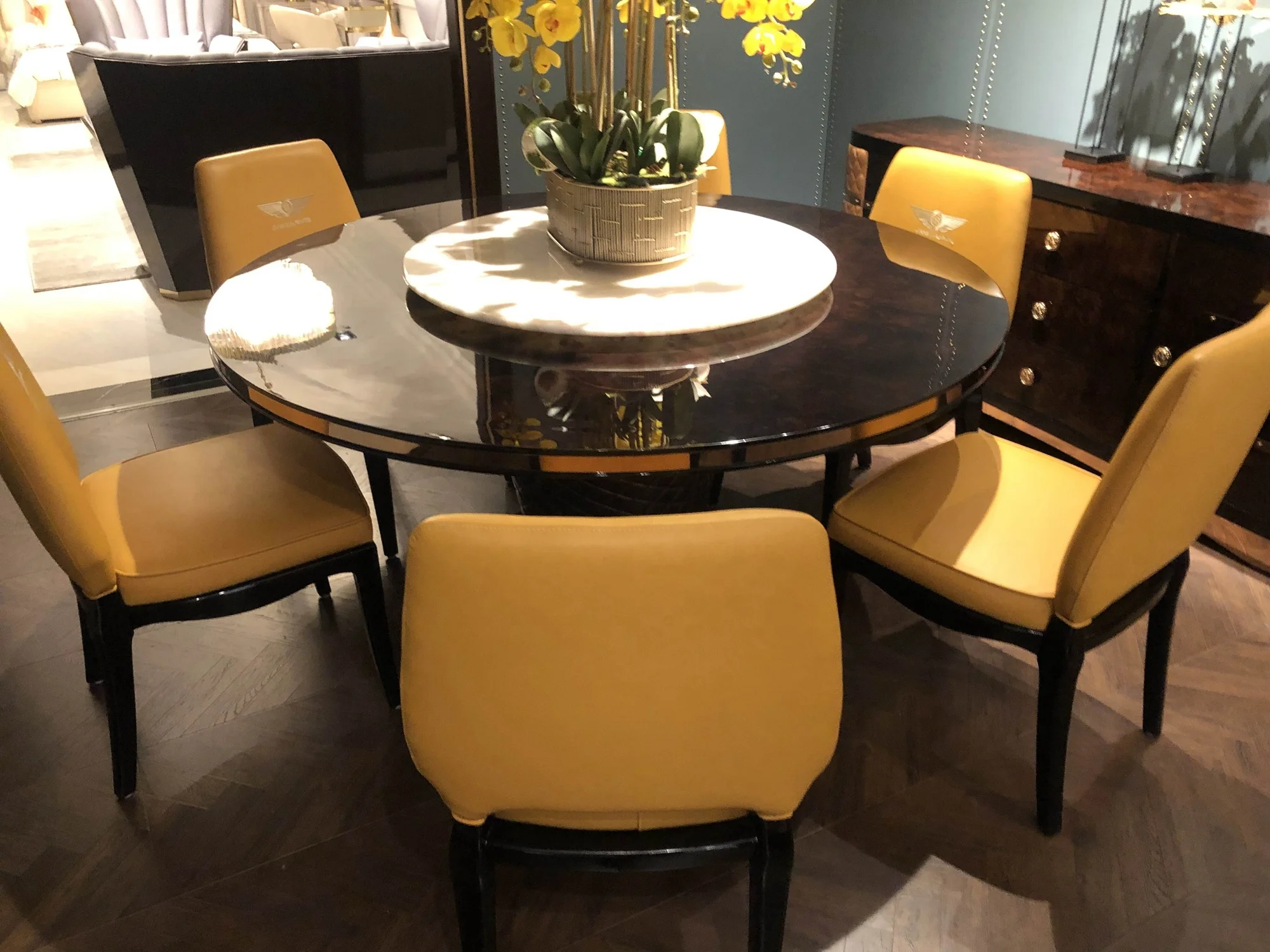 Luxury modern high grade round dining room table and chairs set