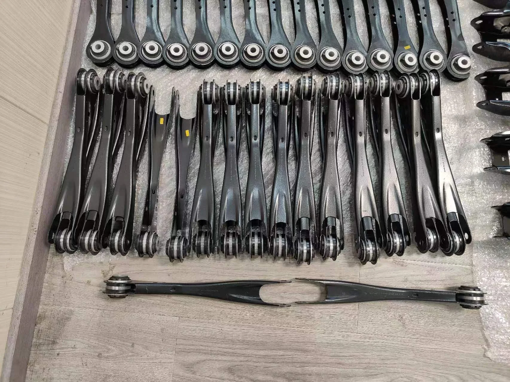 Rear control arm kit Control arms combination For BMW X5 G50 X6 G60 X7 G07 33306878029 33306878030 33306878037 33306878017