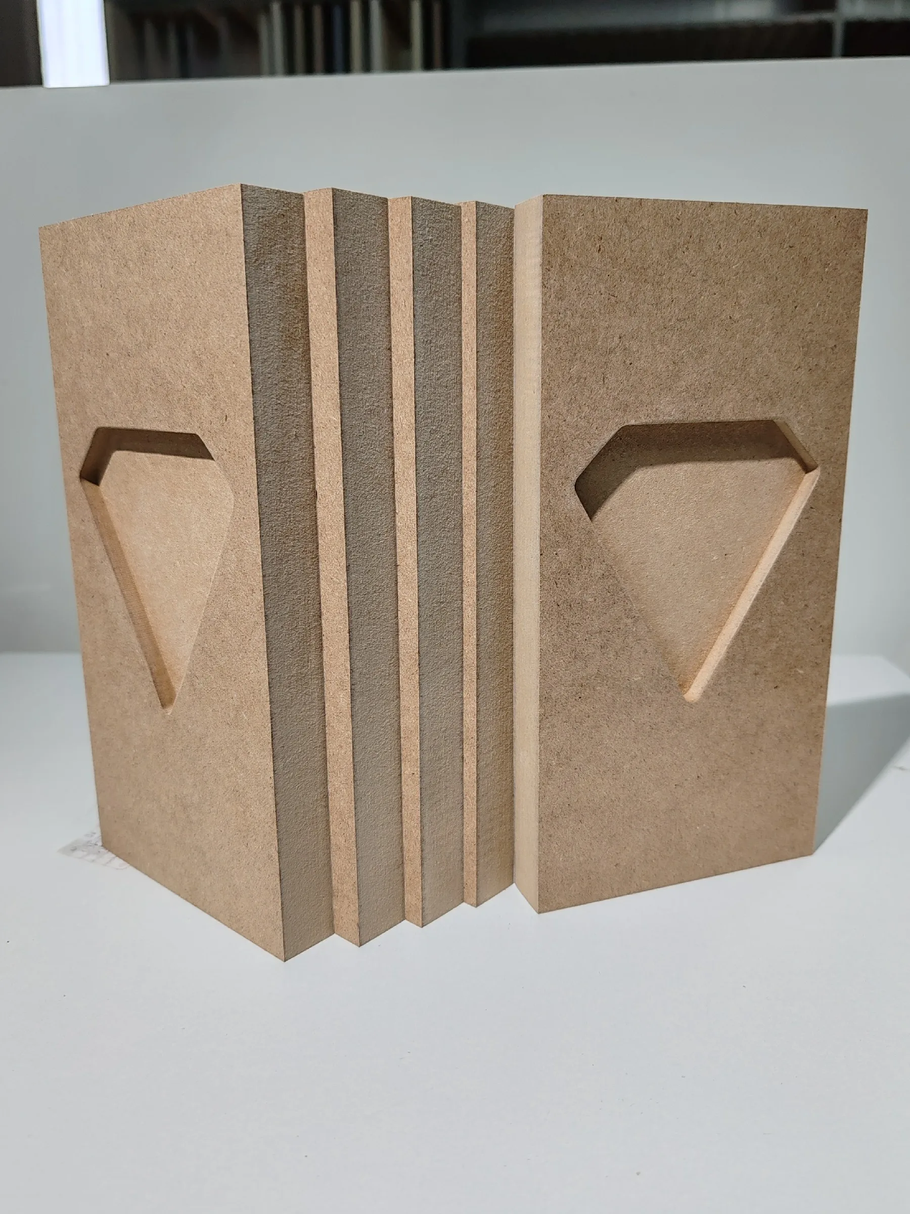 Customized 18mm HDF Board Glossy Hardboard Sublimation Glue Moisture-Proof Modern Design MDF Bedroom MDF