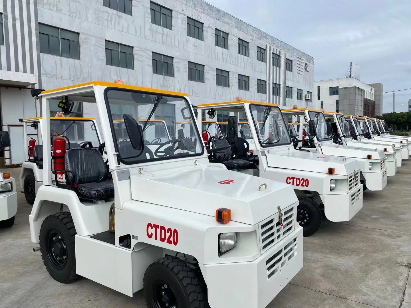 8ton 10ton 25ton electric diesel LPG  tow tractor, luggage tow tractor for airport