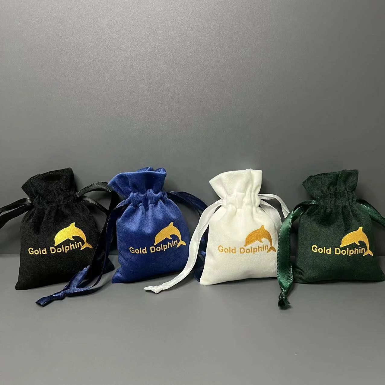 Soft Luxury Black Jewelry Velvet Bag Drawstring Pouch Bags Velvet Flannel Jewelry Pouch Velvet Bags for Gifts