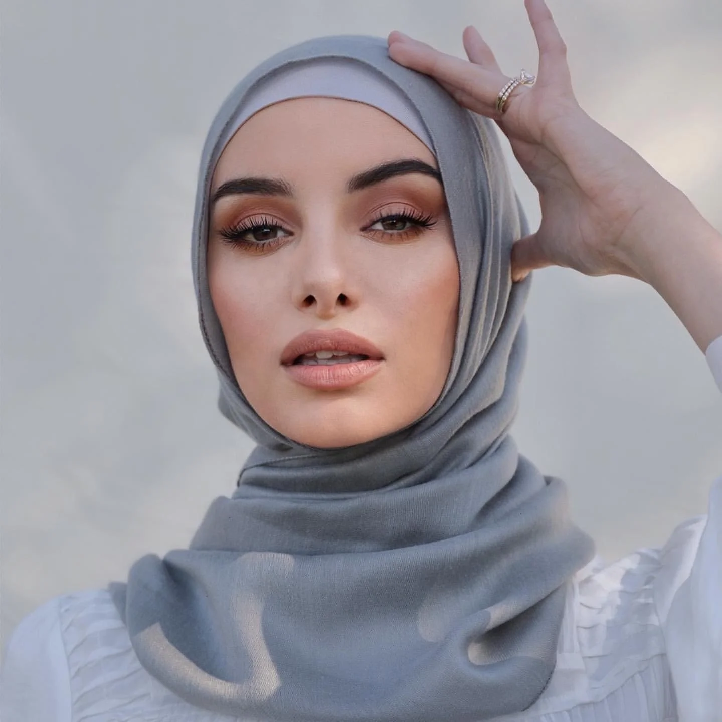 New Design Wholesale Light Weight Cotton Plain Hijab Muslim Women Shawl Viscose Scarf Modal Hijab Matching Undercap Set