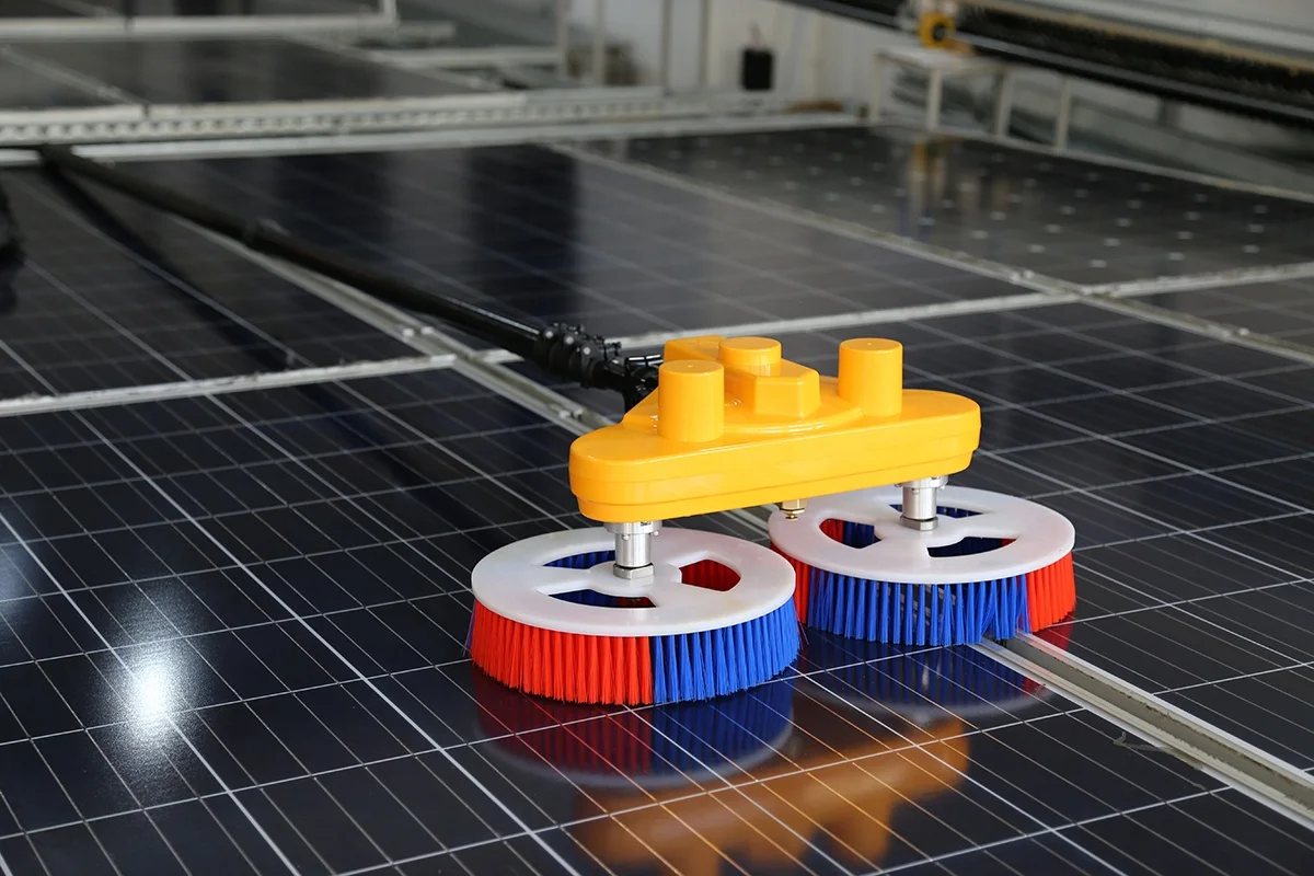 MULTIFIT MULR-C01 3.5m Telescopic Rod Glass Fiber and Durable Semi Automatic Round Solar Panel Cleaning Rotating Brush Machine