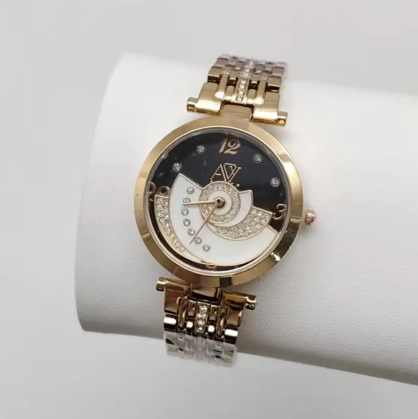 hottest trending design 2024 girls watches Special changing color watch for ladies C01