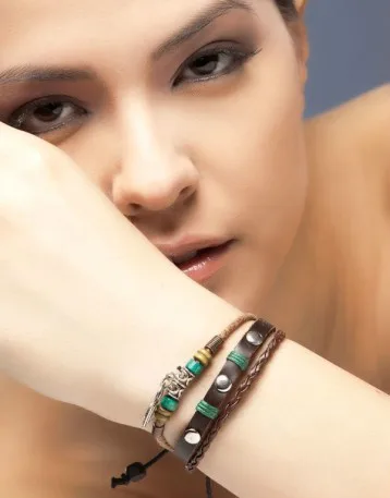 Wholesale hot selling OEM woman leather bracelet