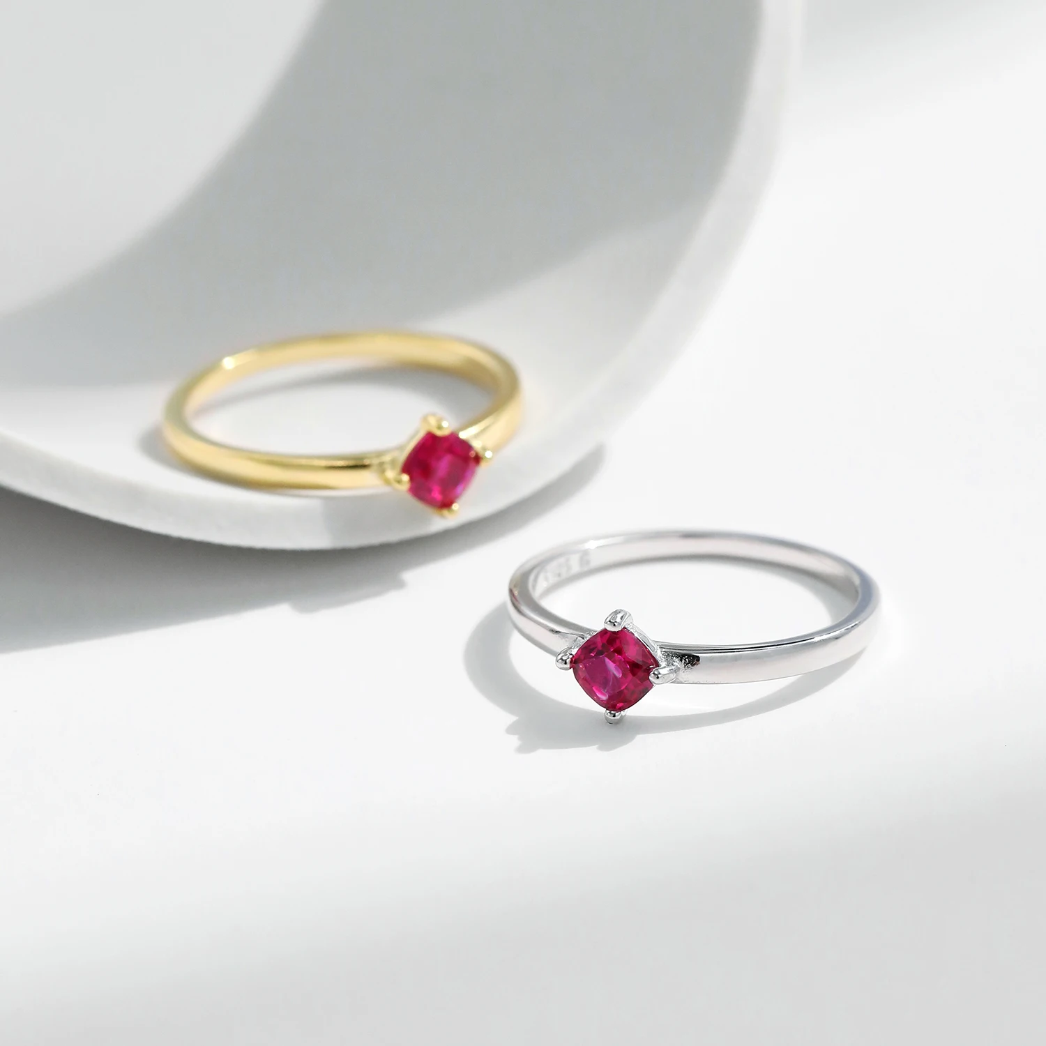 925 Sterling Silver Pigeon Blood Red Zircon Finger Rings For Women White Gold Plated Chic Stackable Rings Fine Jewelry