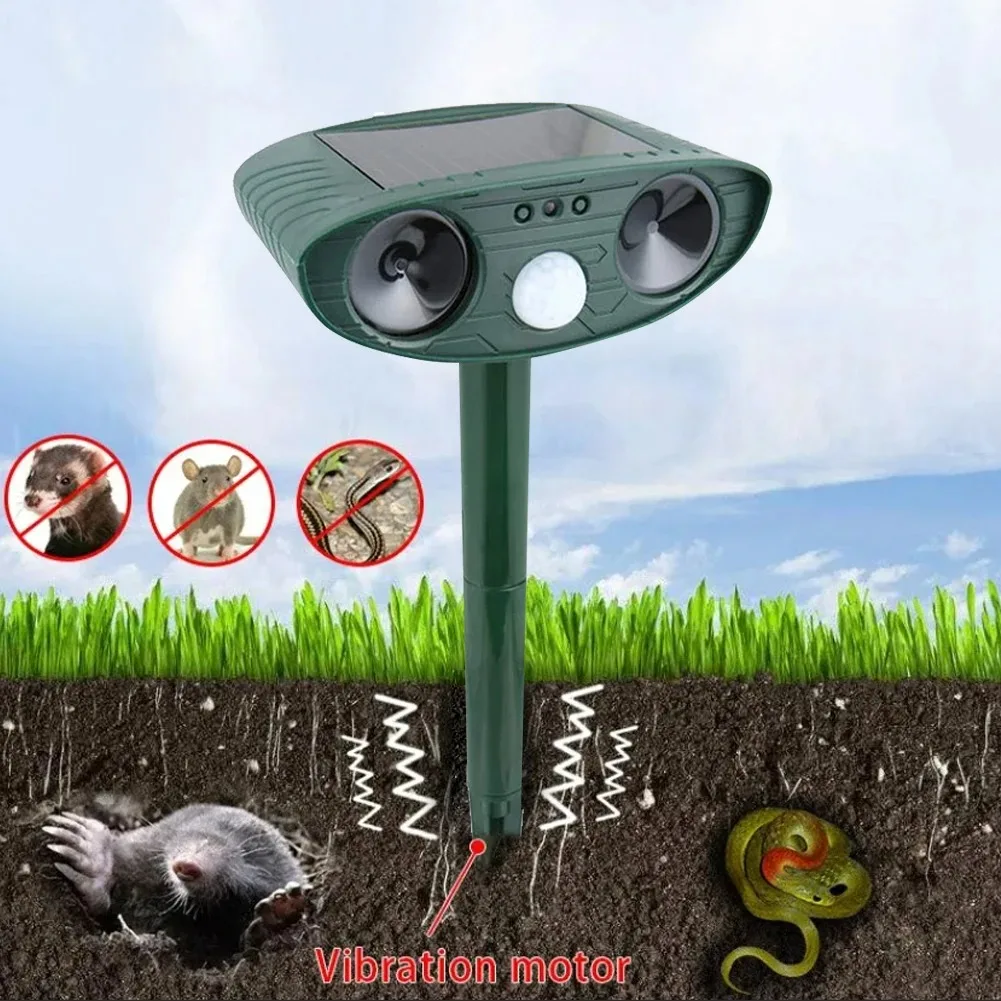 Solar Animal Repeller Outdoor PIR Motion Detector Cat Dog Repellant Animal Deterrent Device With Light Home Garden Supplies