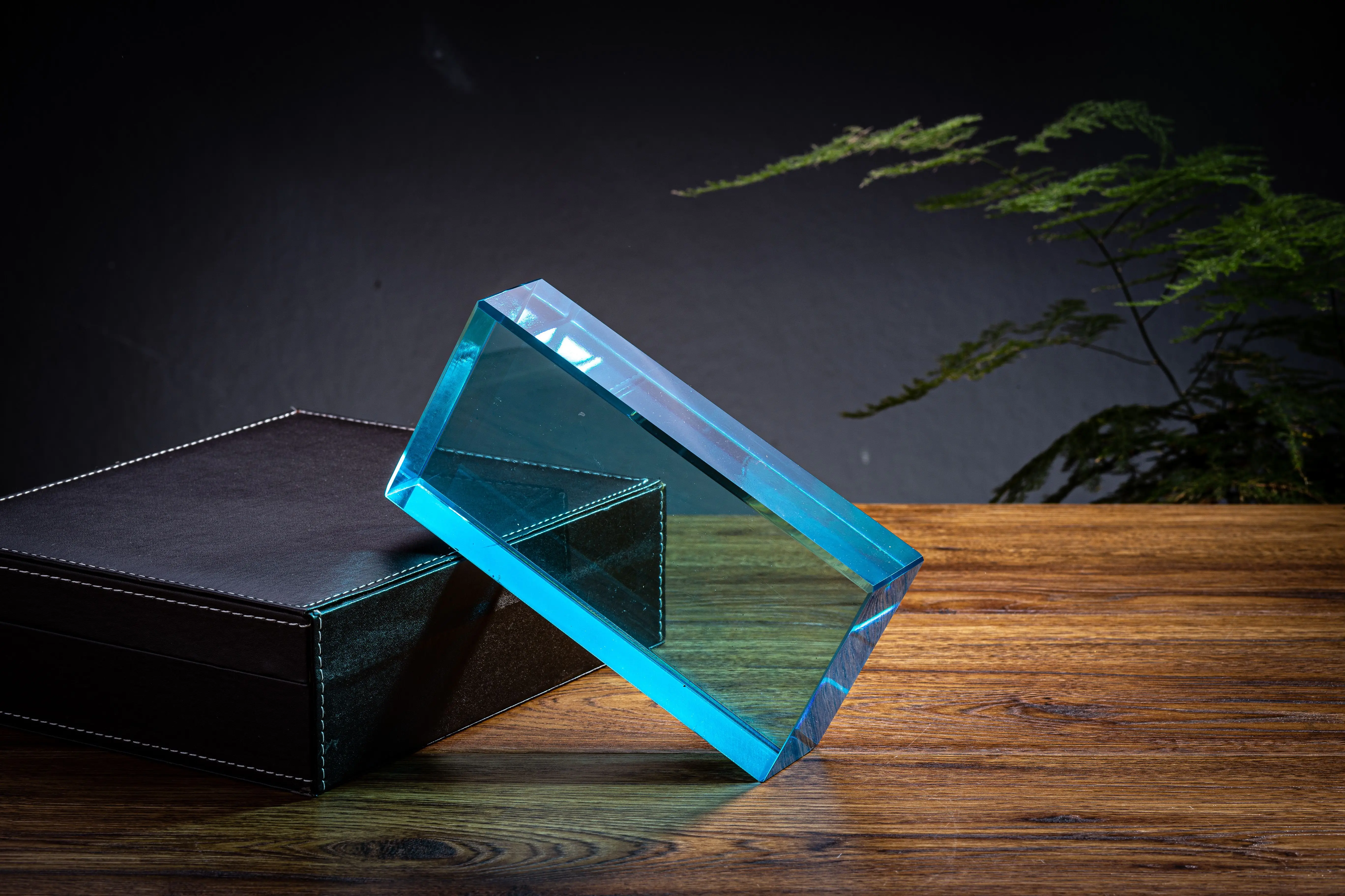 China Factory Supply 200x100x50mm K9 Perforated Brick Solid Hot-Melt Glass Brick