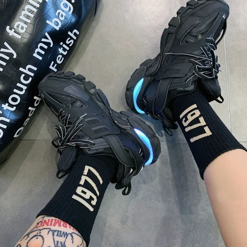 Four Seasons Style 2024 Most Fashionable Socks Number 1977 Mid-calf Ventilated Sports Casual Socks