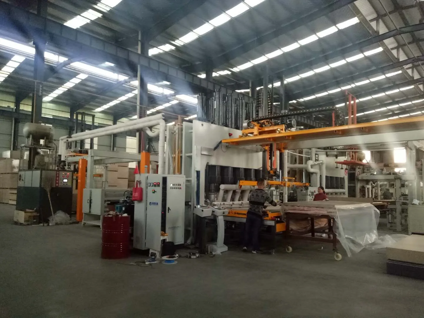 Short cycle press line for melamine laminated mdf and melamine laminate board
