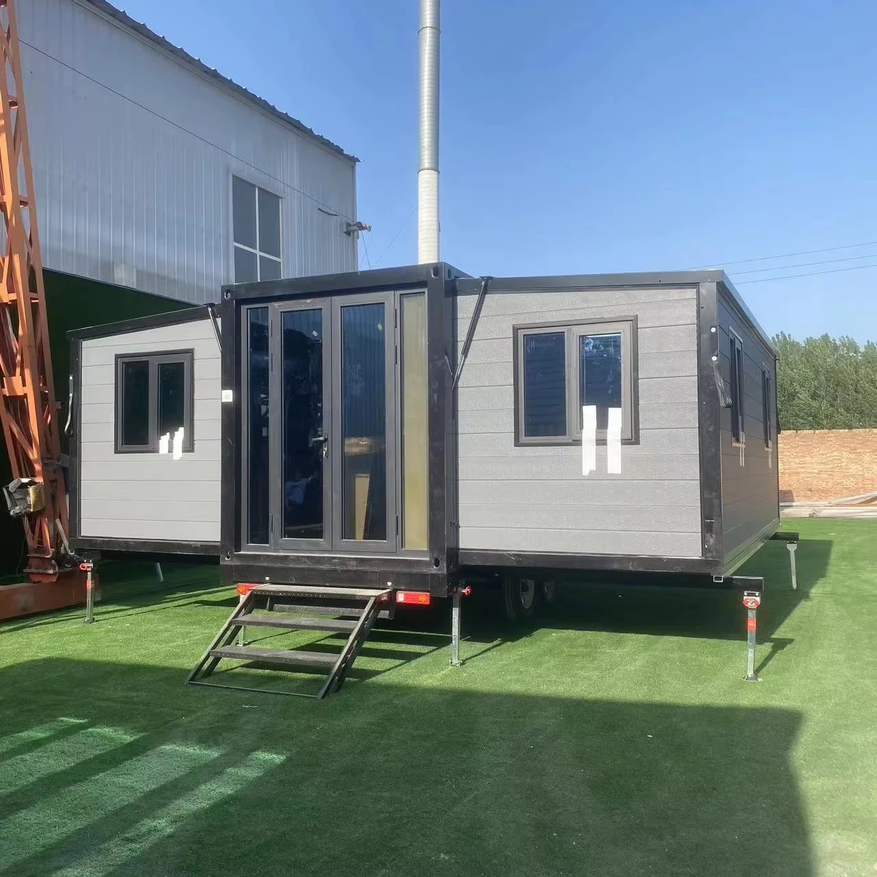 Wholesale Luxury 40ft Steel Frame Villa Strong Stable Container Homes with Modular Design for Shop & Office Use