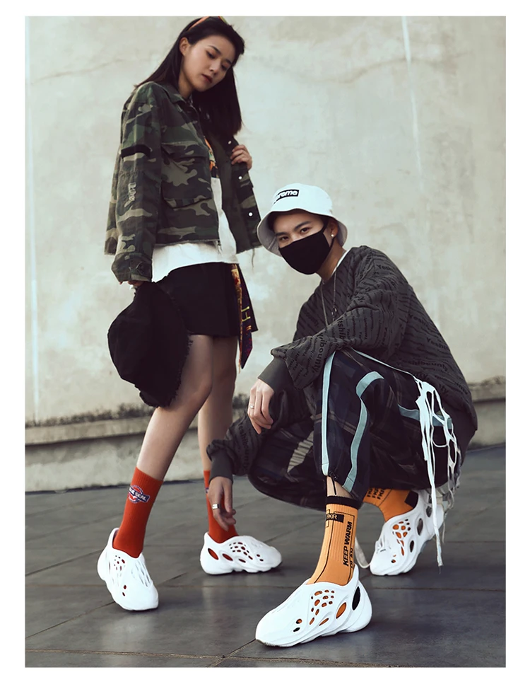 New Summer Men Beach Sandals Sneakers Foam Runners Couple Soft Flip Flops Men Sports Shoes Men Clogs Shoes Flat Slides