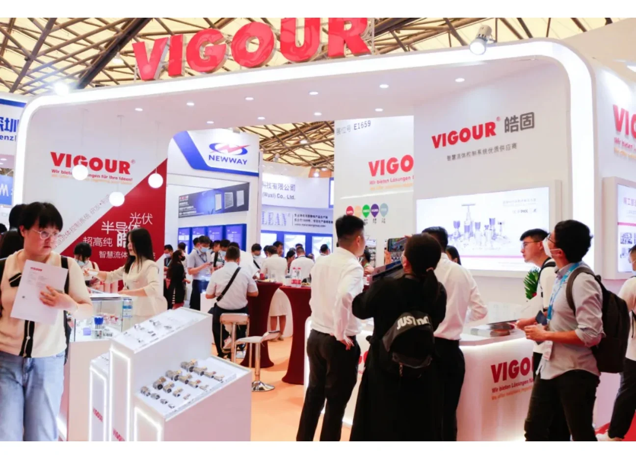 UHP Single Stage Pressure Regulator with Tied-Diaphragm Design Manual Power High Temperature Gas Media