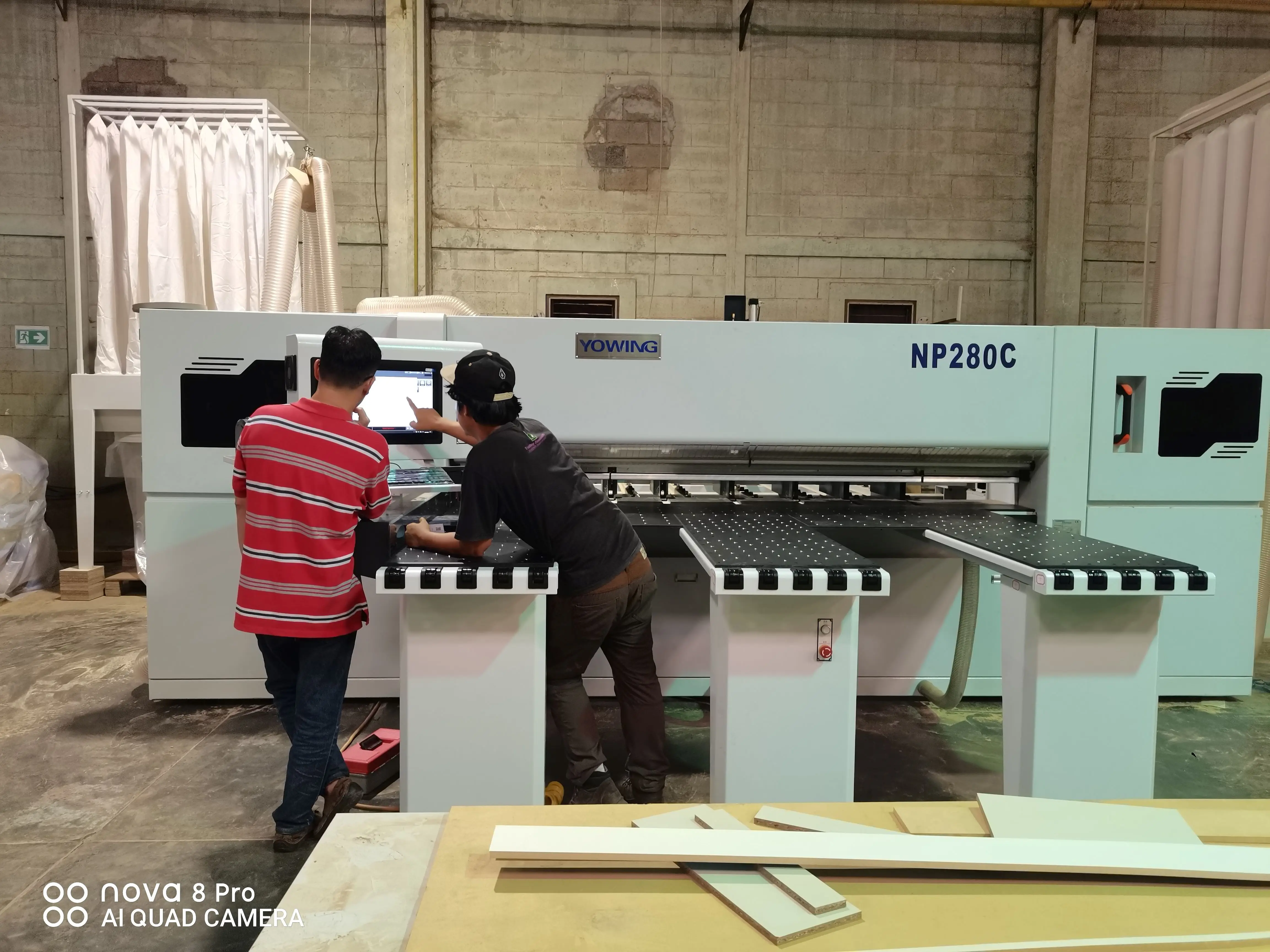 Автоматическая режущая пила для деревообработки дерева пластика ПВХ