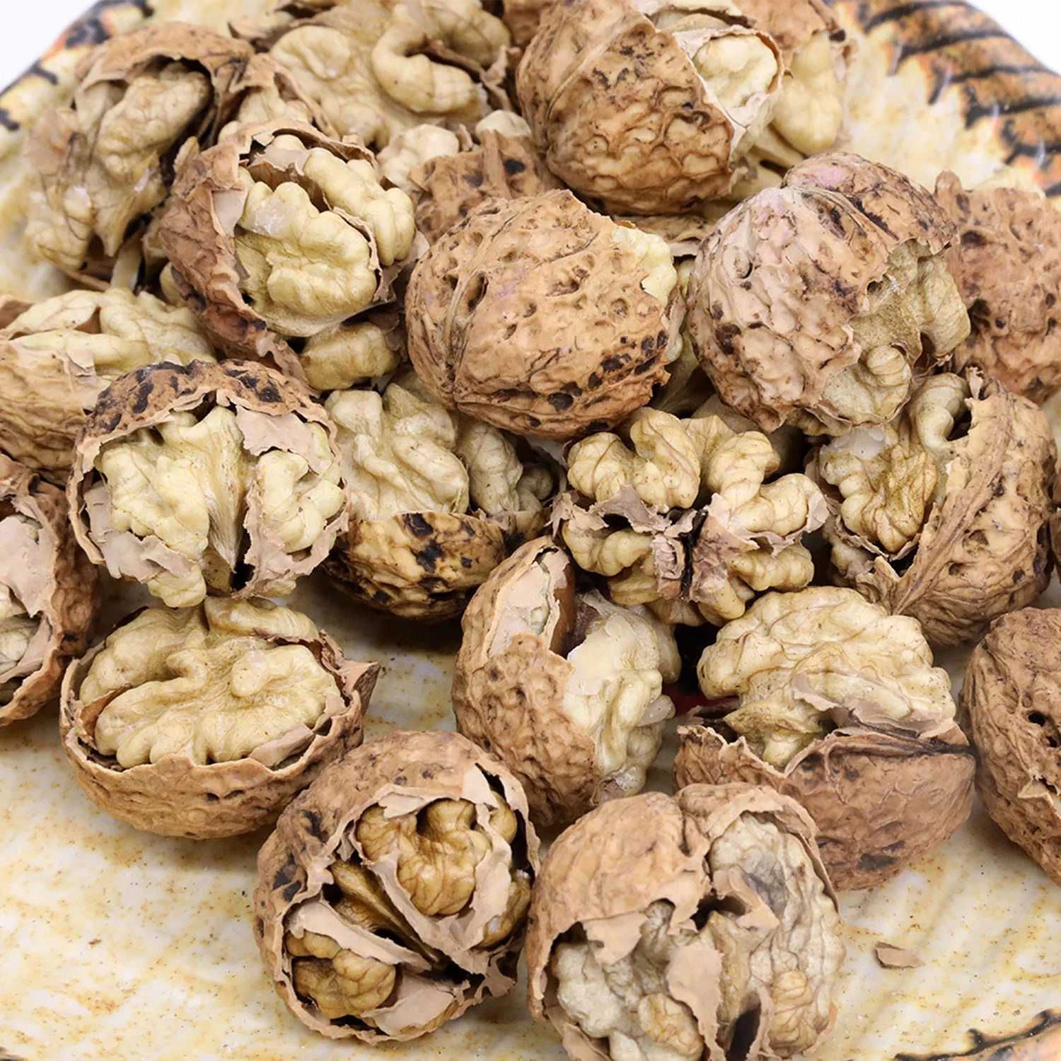 Chinese Yunnan walnut inshell 30 32mm paper skin washed dried products