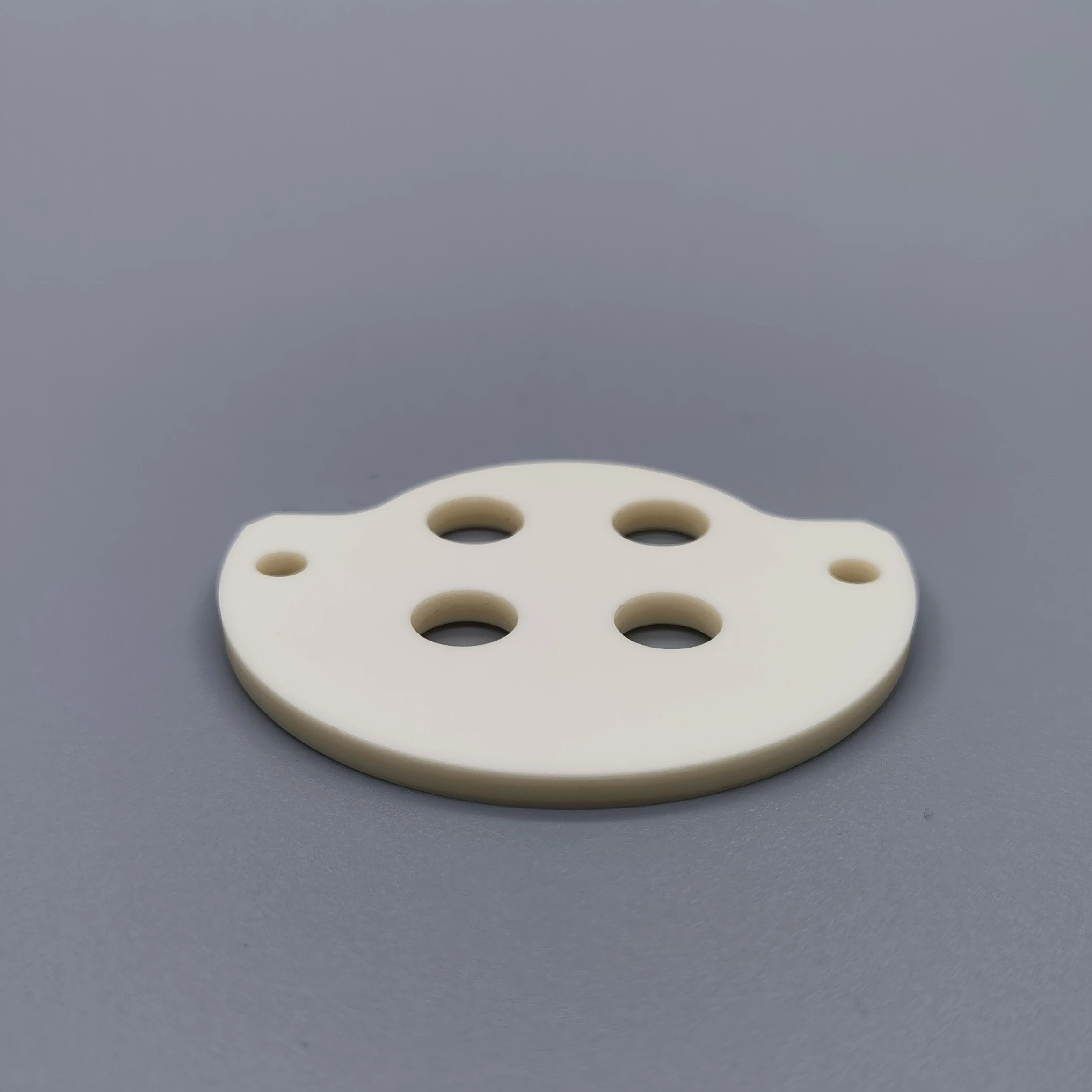 Wear Resistance Alumina Ceramic Al2O3 Ceramic Sheets with Holes
