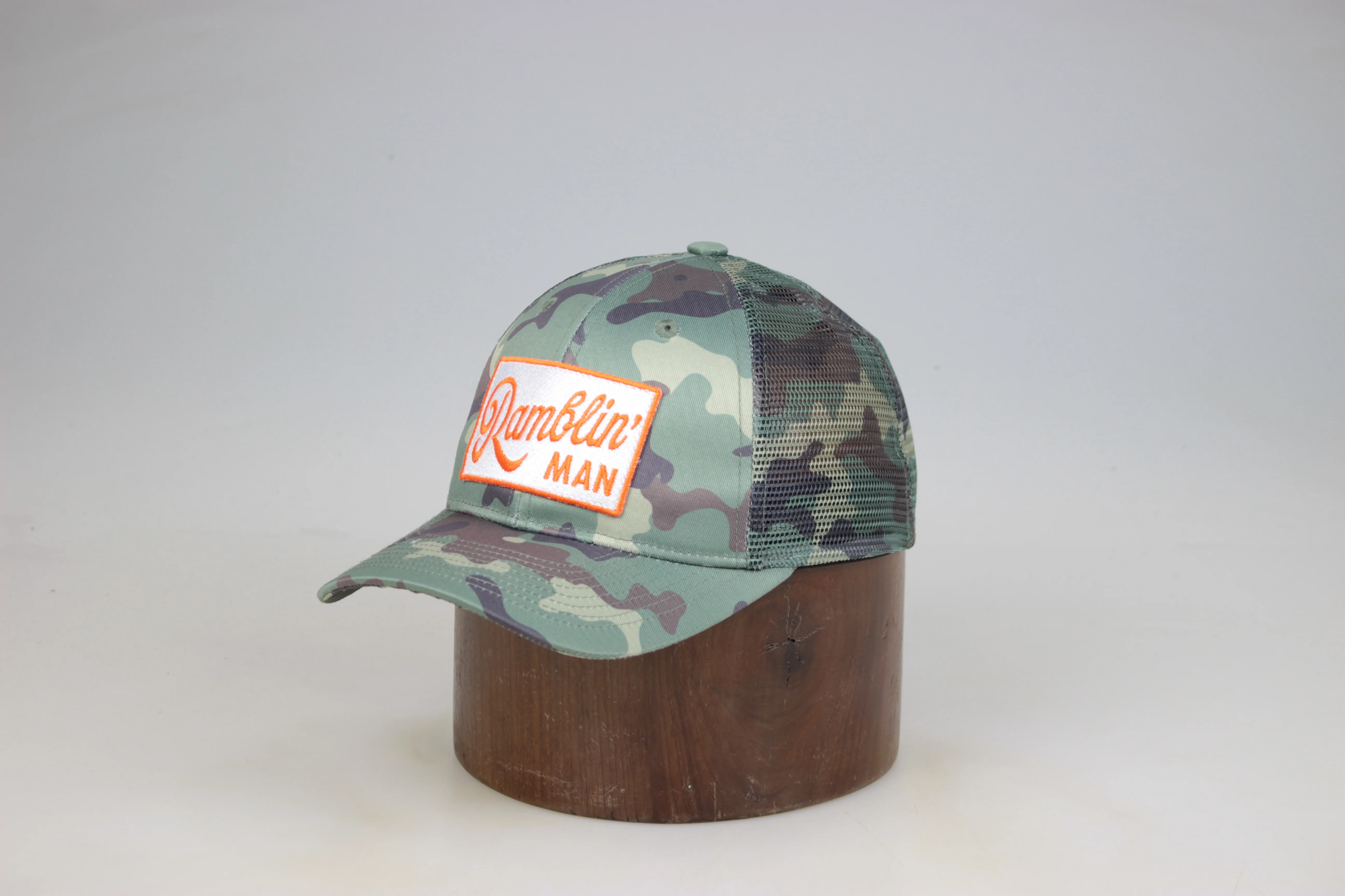 Unusual camouflage hat is very distinctive polyester mesh new era design baseball cap