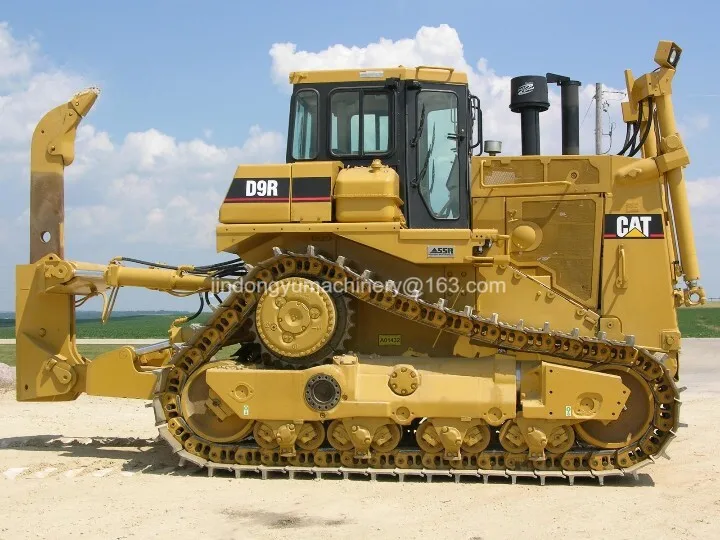 The CAT D9T WH Used Dozer is a high-efficiency bulldozer with a 436 HP engine and a weight of 50 tons