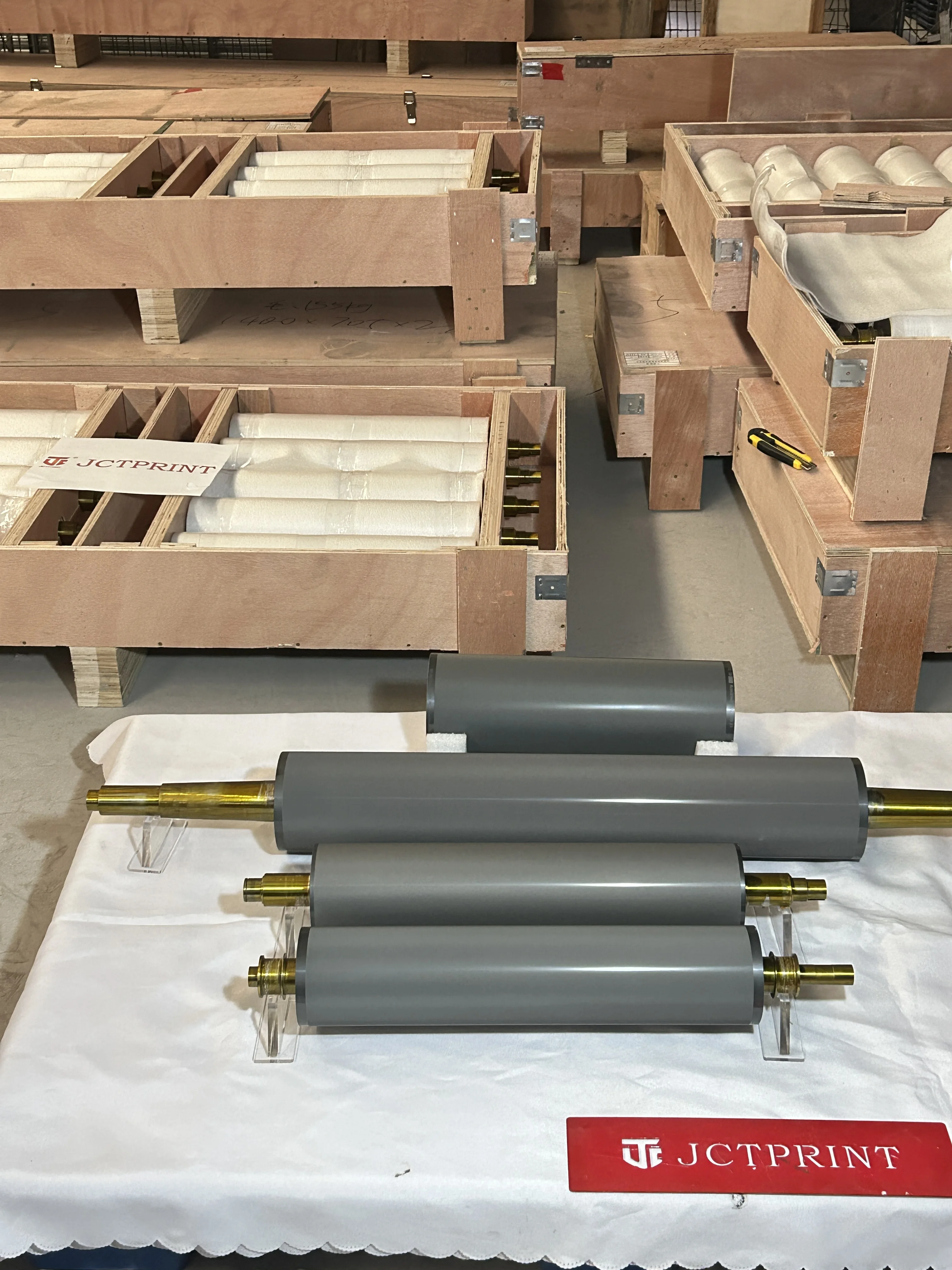 Factory price ceramic anilox roller  Most popular anilox coater Offset printing press varnishing anilox