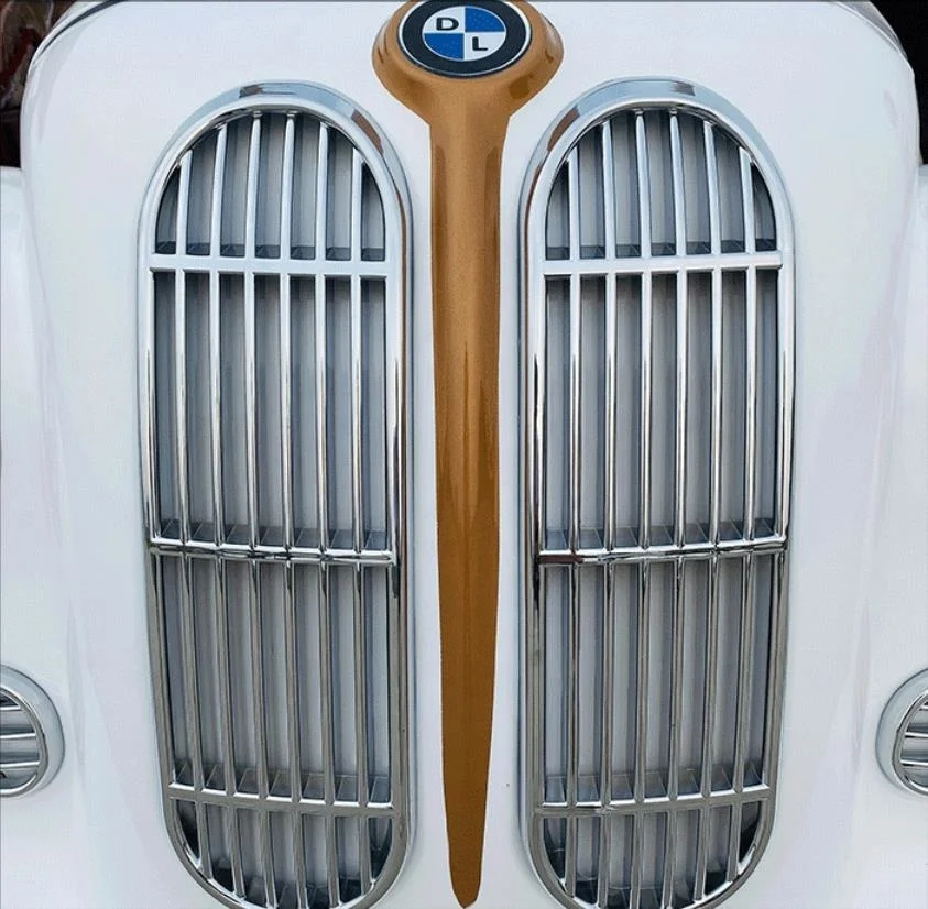 Hot Sales in Stock Electric Vintage Classic Car 72v 4000W New Energy Retro Car