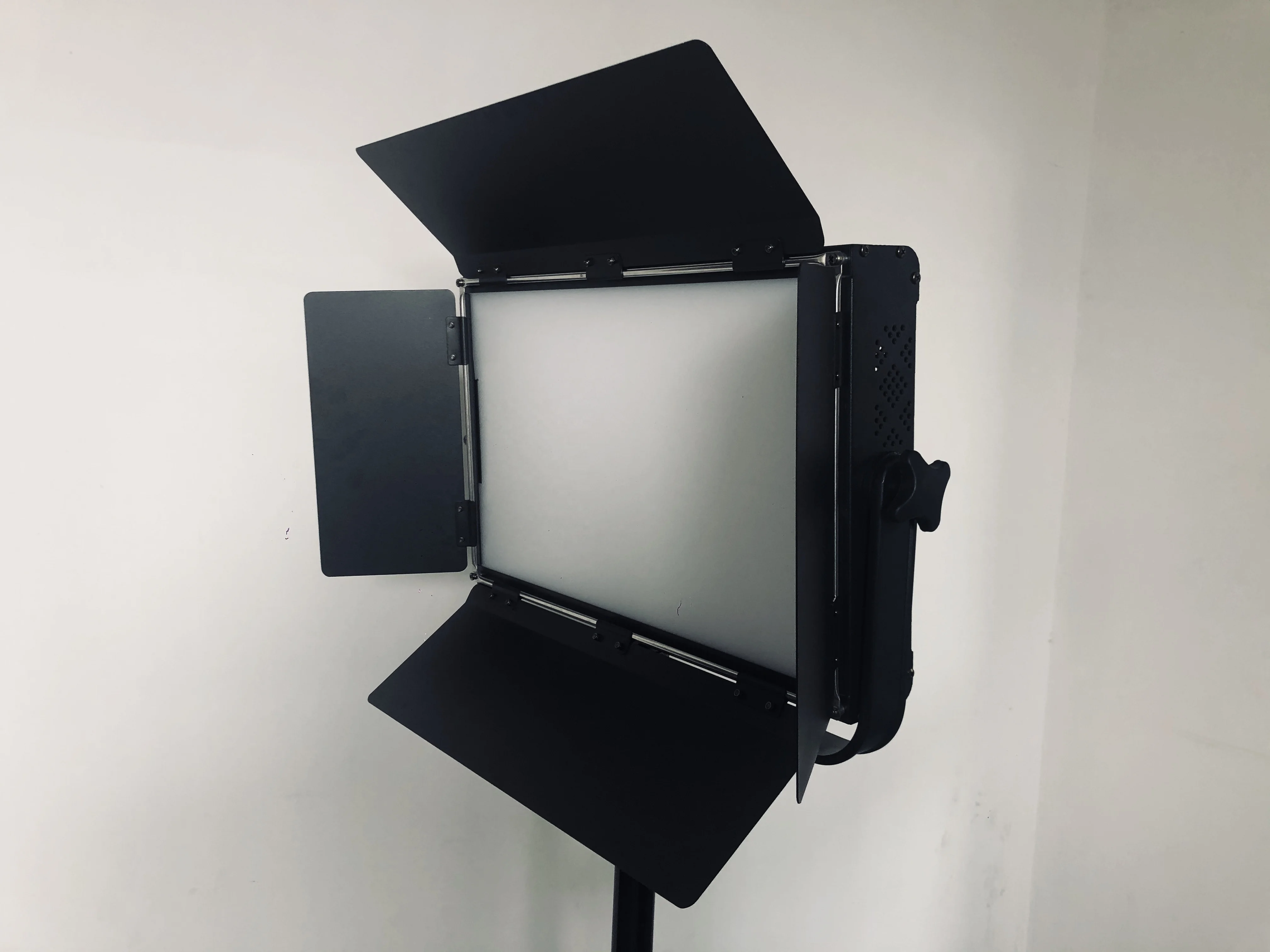 
120W professional high CRI bi-color dimmer DMX512 import LED studio light for TV 