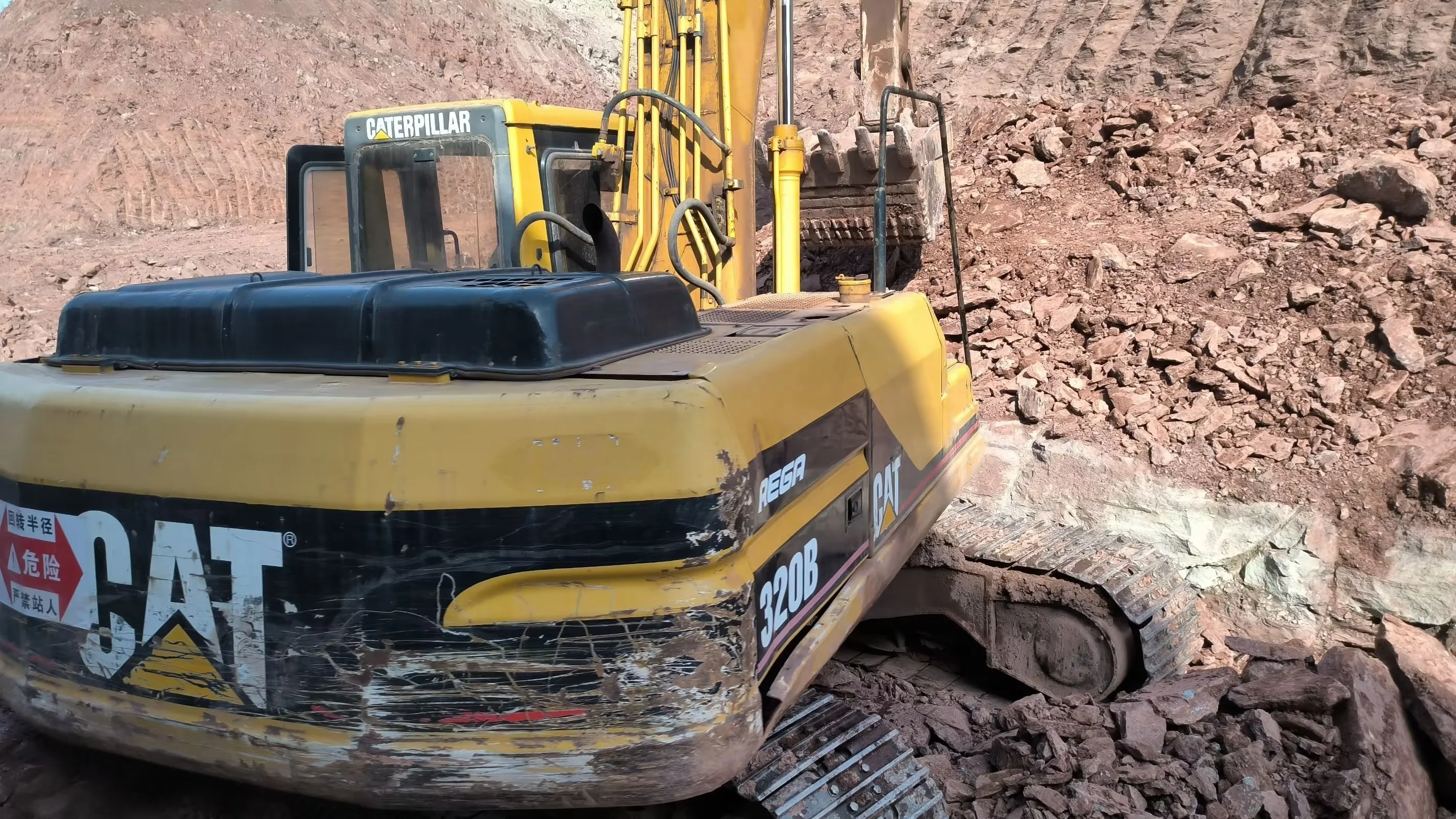 Hot Selling Good Condition CAT 320B 19T Used Excavator Digger Bagger Crawler Hydraulic Excavators For Sale