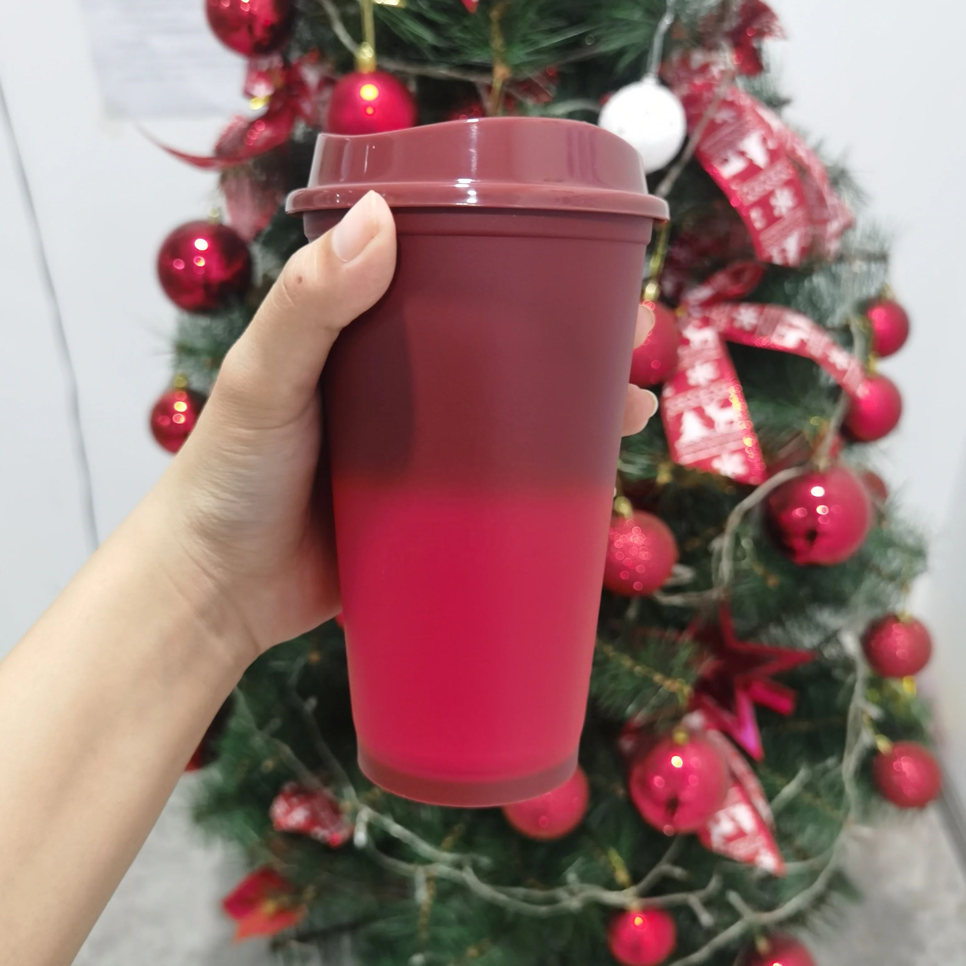 Кружка меняющая цвет Новое поступление 16oz тумблер Тепловая температура изменение цвета по изготовлению крышек для пластиковых стаканчиков