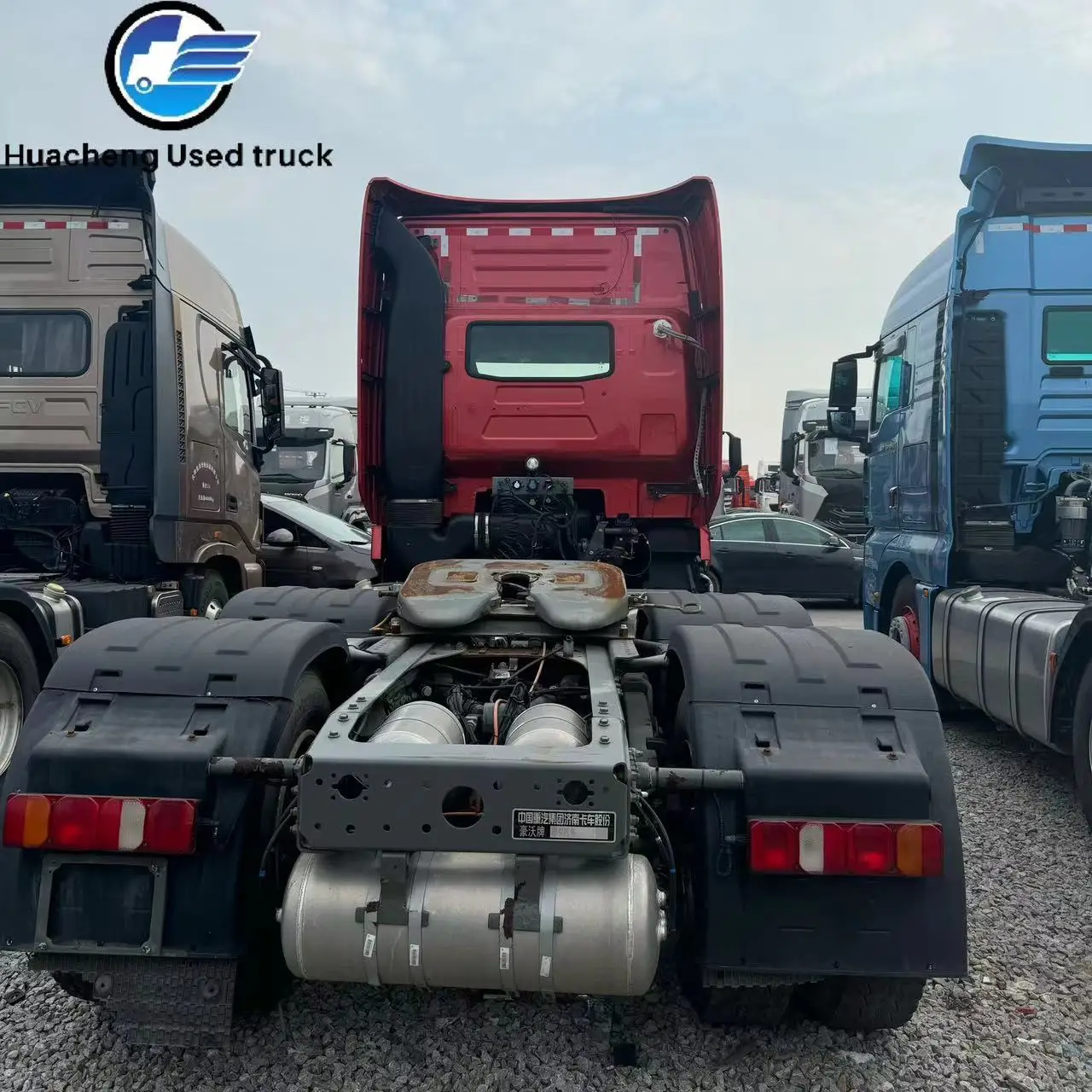 China heavy truck HOWO tractor 371 horsepower 6 * 4 safe and reliable, environmental protection and energy saving