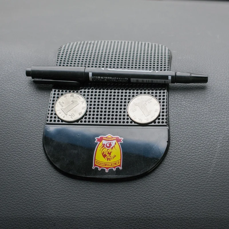 The New Professional Design Repeatedly Uses Environmental Protection Strong Stick Stable Trace-free Car Anti-slip Pad