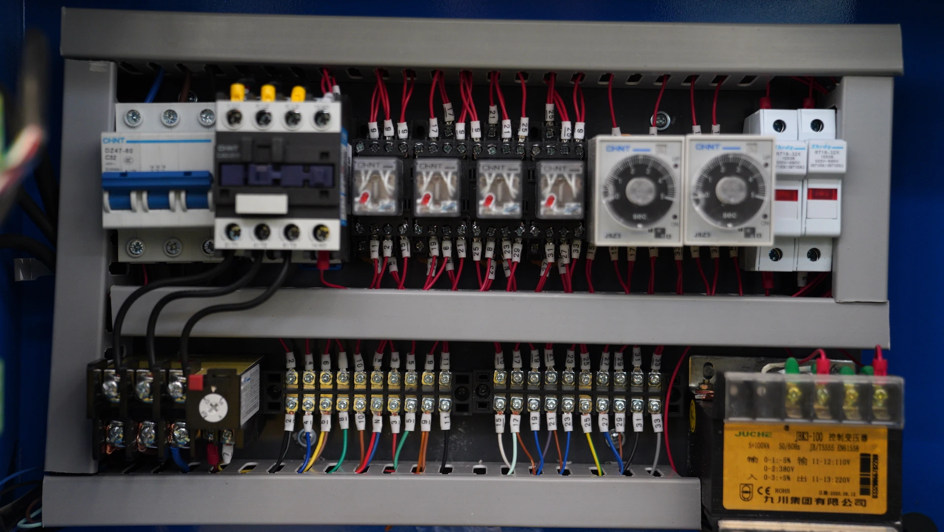 cnc roll hydraulic aluminium corner notching and crimping machine