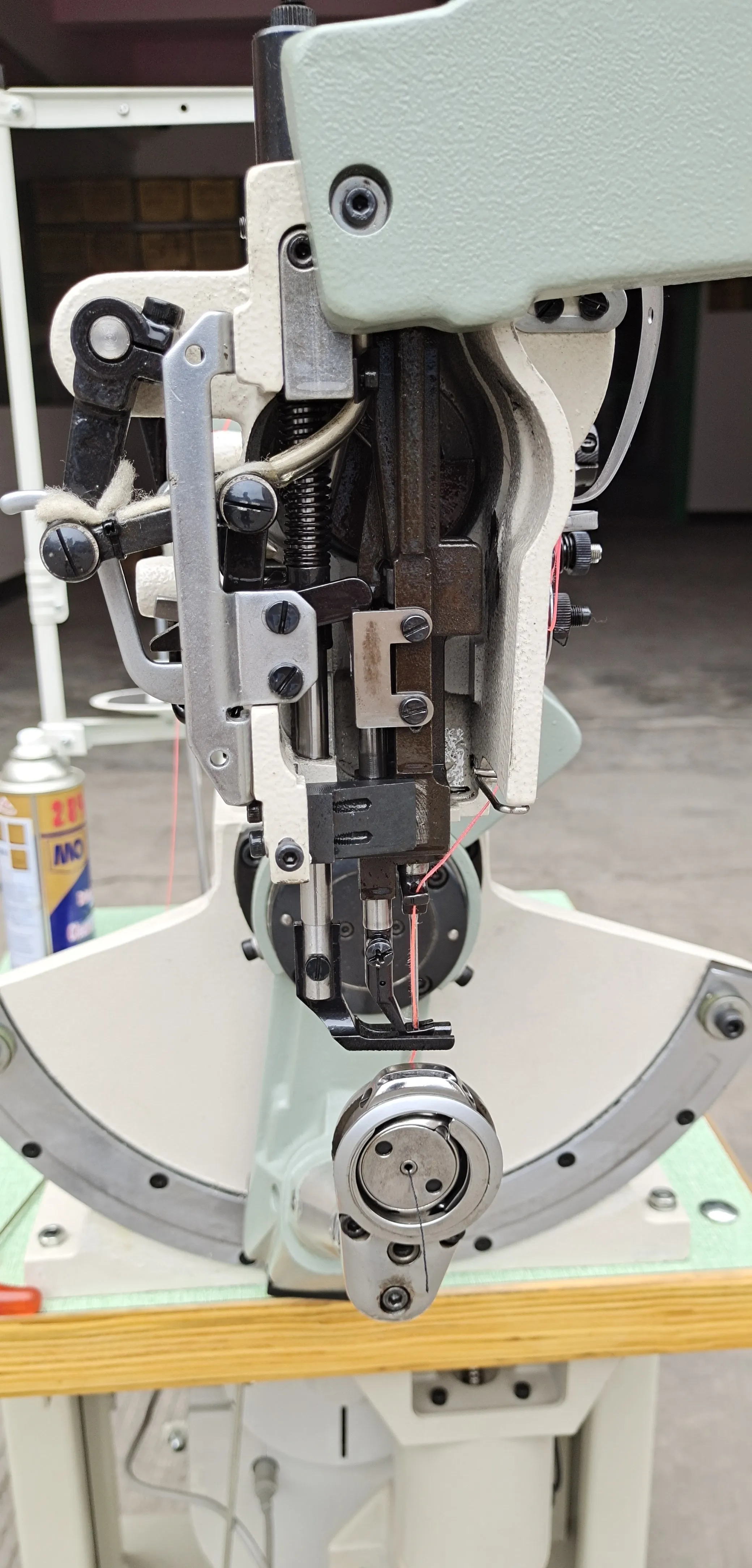 JN-168 швейная машина с двойной нитью, поворотным рычагом и боковой строчкой