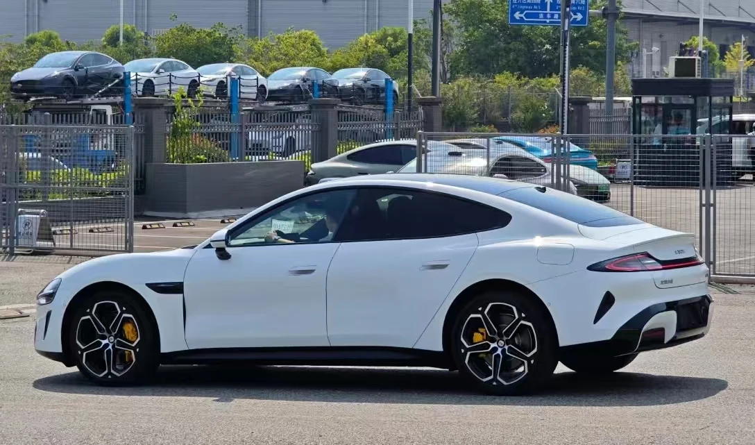 Xiao Mi SU7 MAX Electric Sedan Car 2024 New Beijing Electric Vehicle in Stock Deposit Xiaomis SU7 In Stock