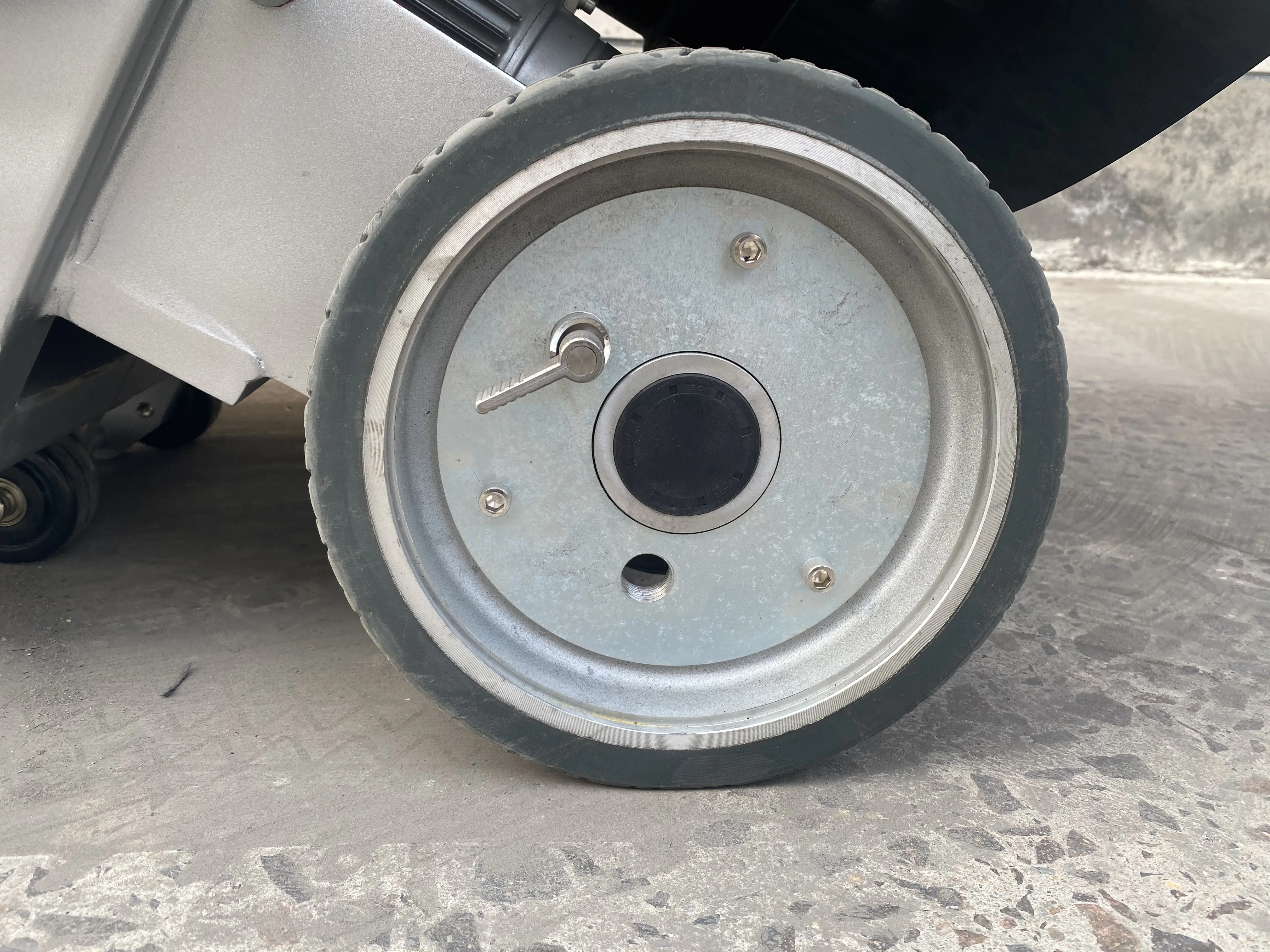 Планетарная шлифовальная машина для пола 800 мм