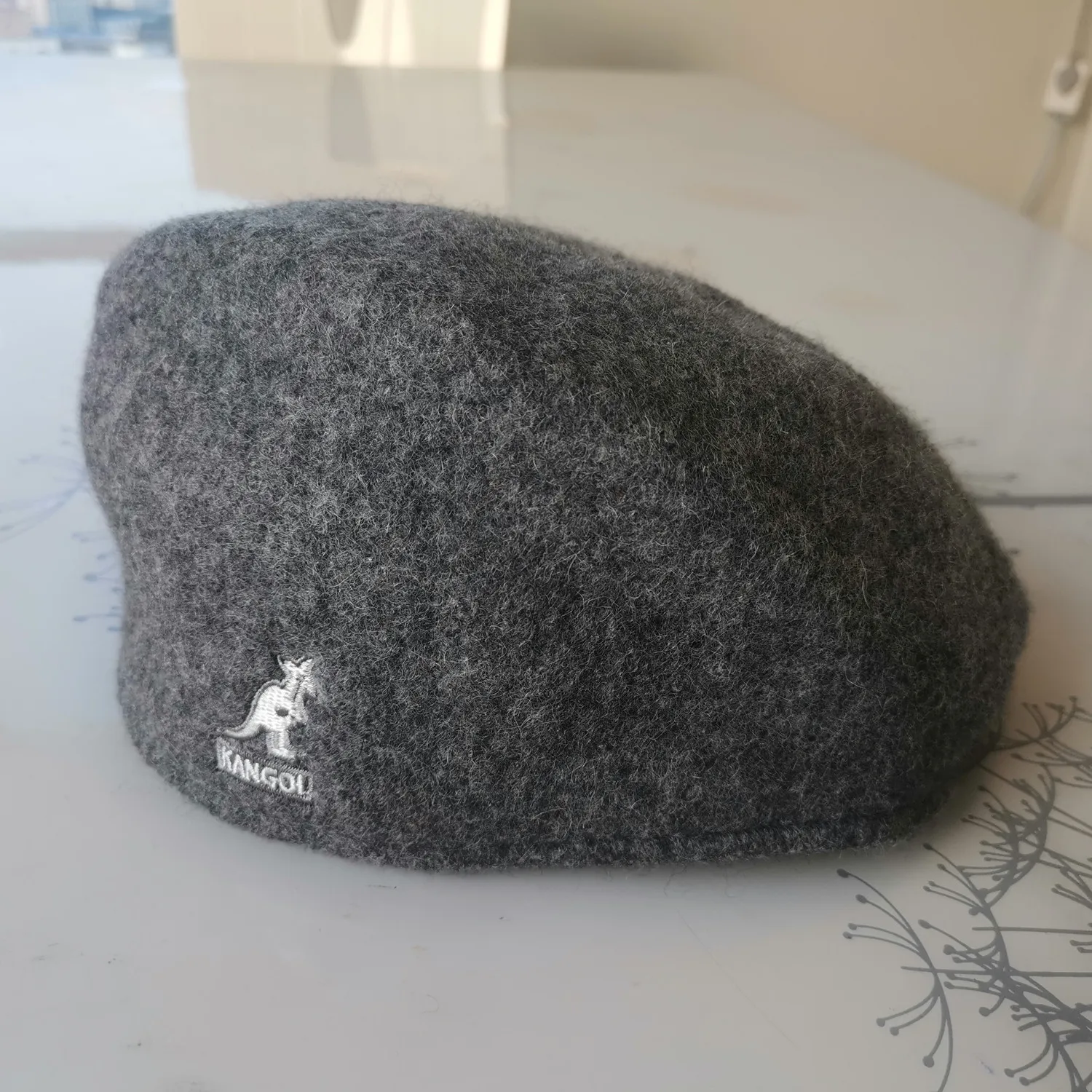 Оптовая продажа, шерстяной берет с вышивкой, женский шерстяной берет на осень и зиму, британская ретро-шляпа hyun, черная плоская шляпа, женский берет, шляпа