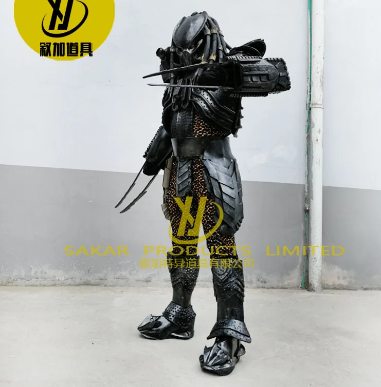 Customized Handmade Predator Costume Fiberglass Cartoon Life Size Alie ns For Sale