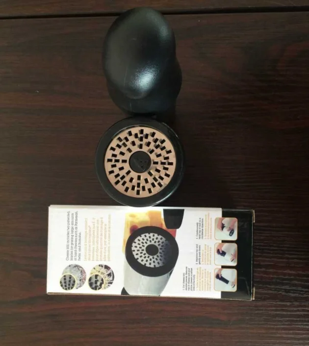 2024 hot sell new design wholesale household kitchen tools plastic and metal material kitchen utensils cheese mill cheese grater