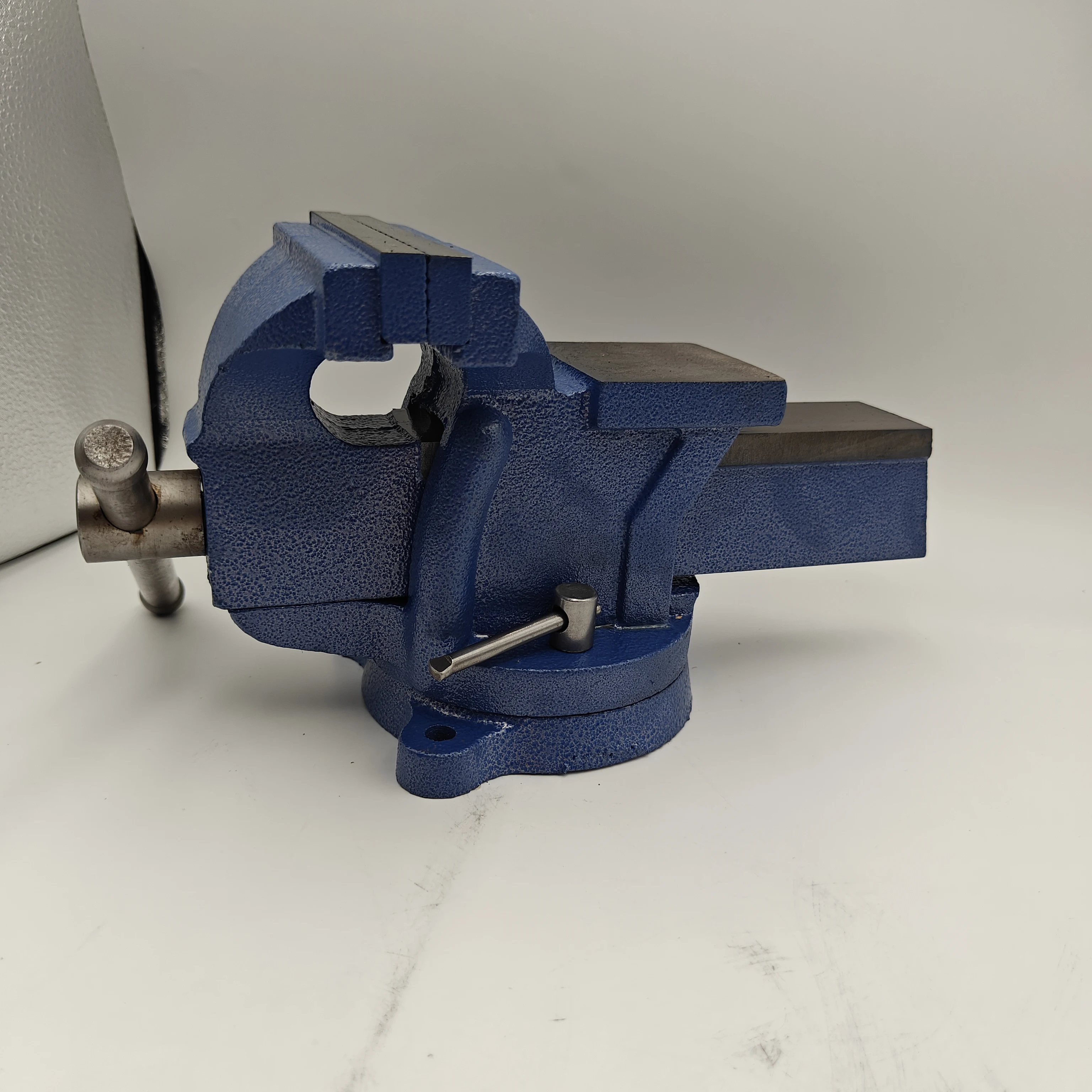 7 Inch Forged Steel Bench Vise with 360 Degree Rotating Base