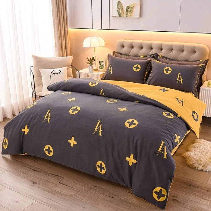 Top Brand Luxury Reversible Monogram Bedding Sets King Queen Size Modern Cotton Flat Sheet Duvet Cover Sets 4-in-1