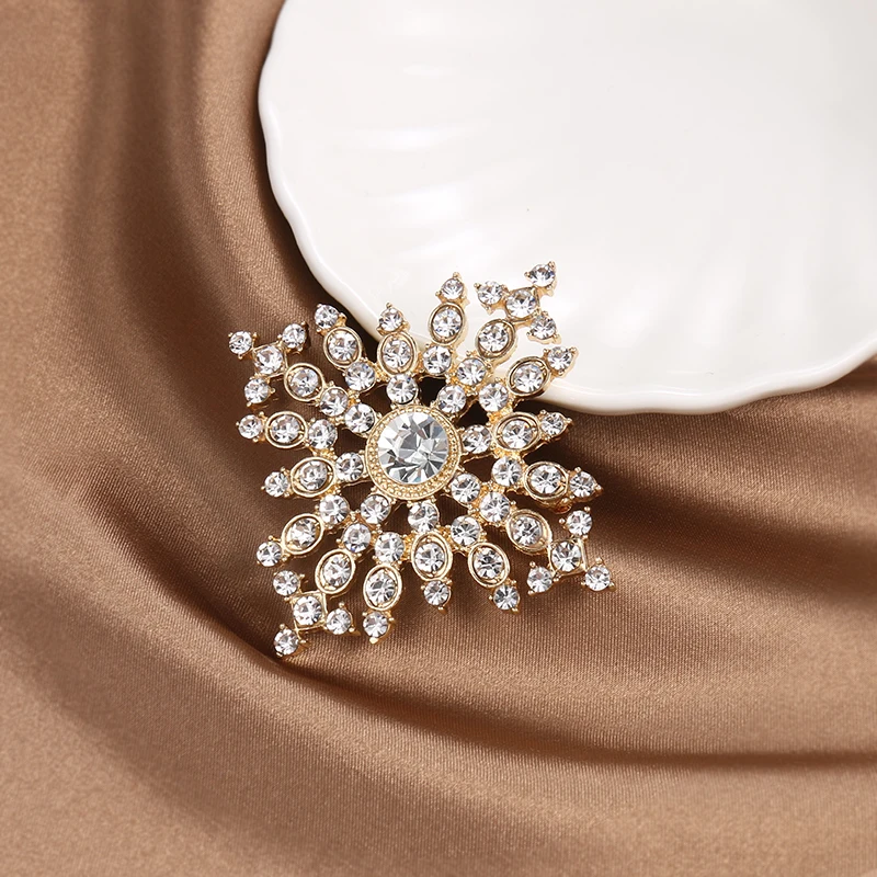 Weiman Jewelry Factory Price Sale Gold or Silver Plated Crystal Rhinestones Cross Alloy Brooches for Women or Wedding