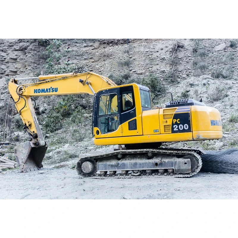 KOMATSU PC200 HYDRAULIC EXCAVATOR DESIGNED FOR MAXIMUM PERFORMANCE IN CHALLENGING CONDITIONS