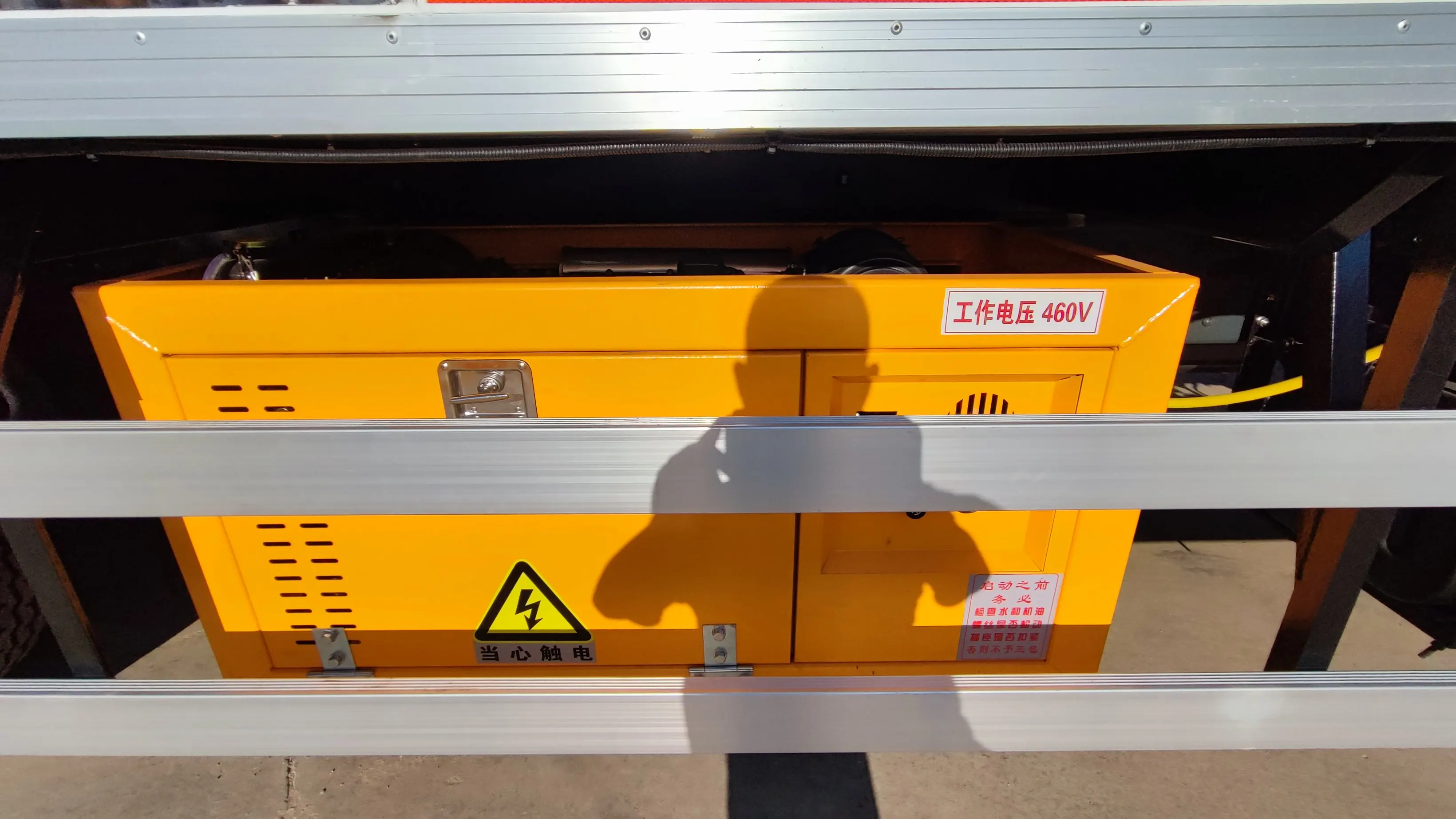 HOWO High Quality 6*4 Meat Refrigerated Freezer Truck Brand New Cold Room Van Truck