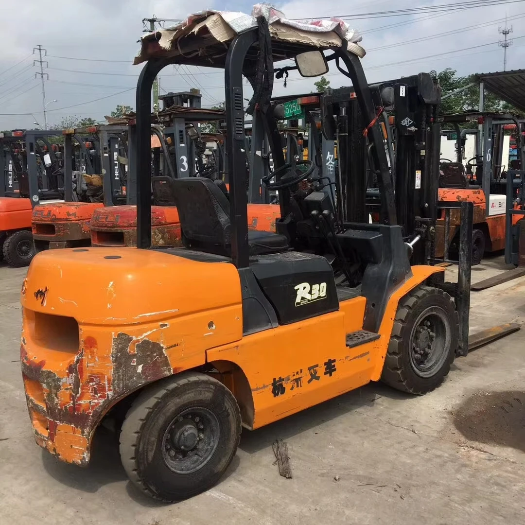 Used Hangcha R30 forklift body weight about 3000kg high quality and high working efficiency is for sale