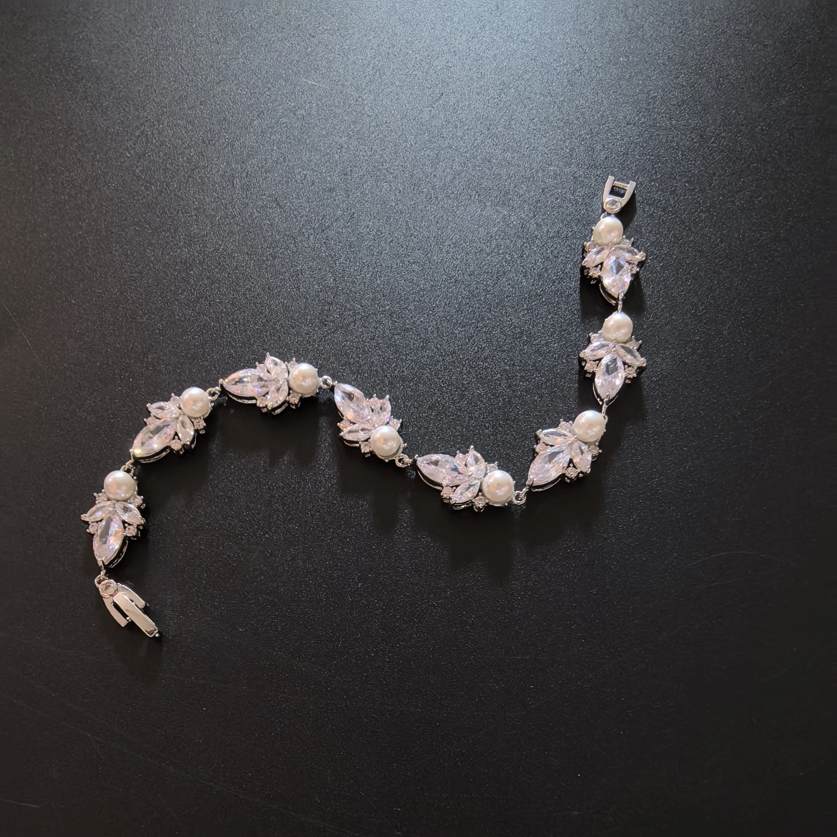 ROMANTIC Wedding Luxury Trending Brass Wrist Pearl Bracelet Designer Charms Zirconia Bracelets For Bridal