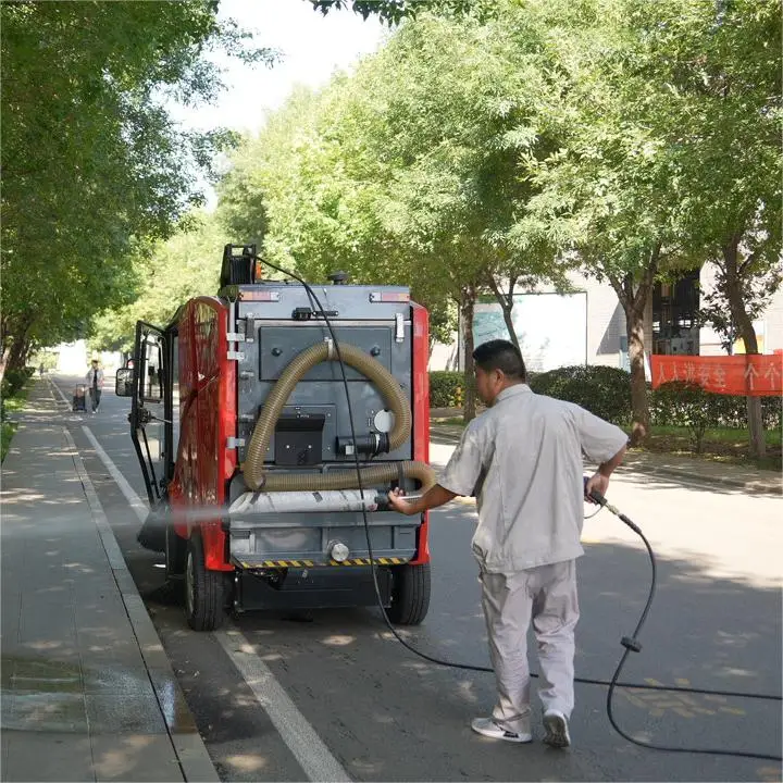 Mini street road sweeper truck diesel operated road sweeper cleaning machine for park or pavement
